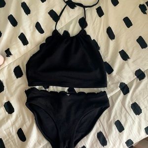 Old Navy 2 piece scalloped swimsuit